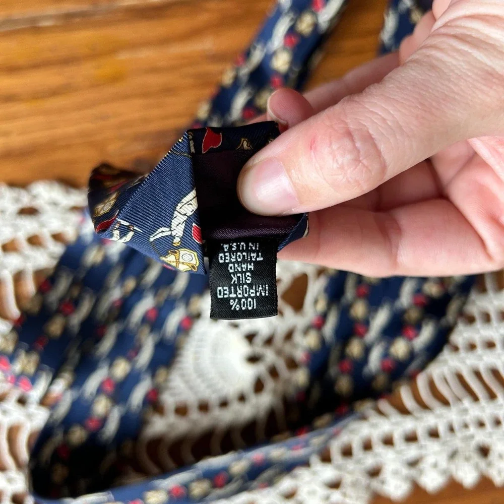 Vintage The Custom Shop Shirtmakers Silk Tie Navy Blue‎ Golf Novelty Print USA